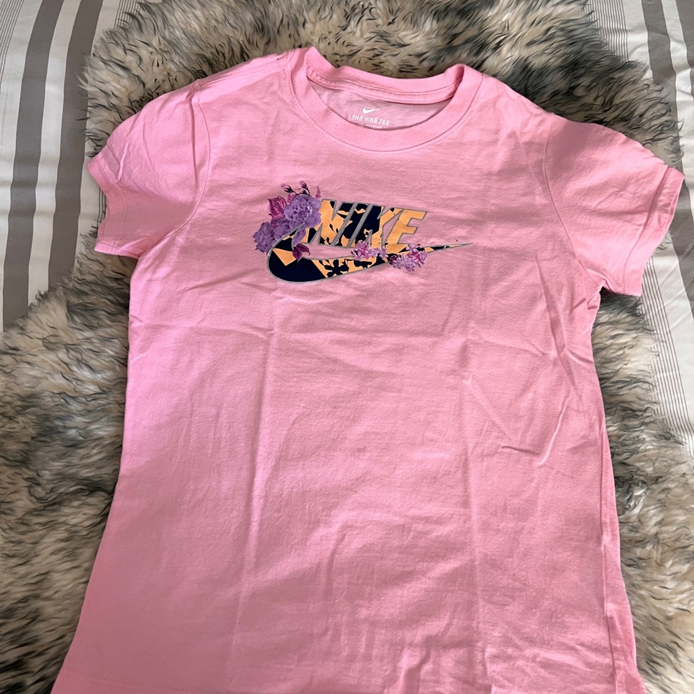 Nike Kids Pink Graphic T-Shirt